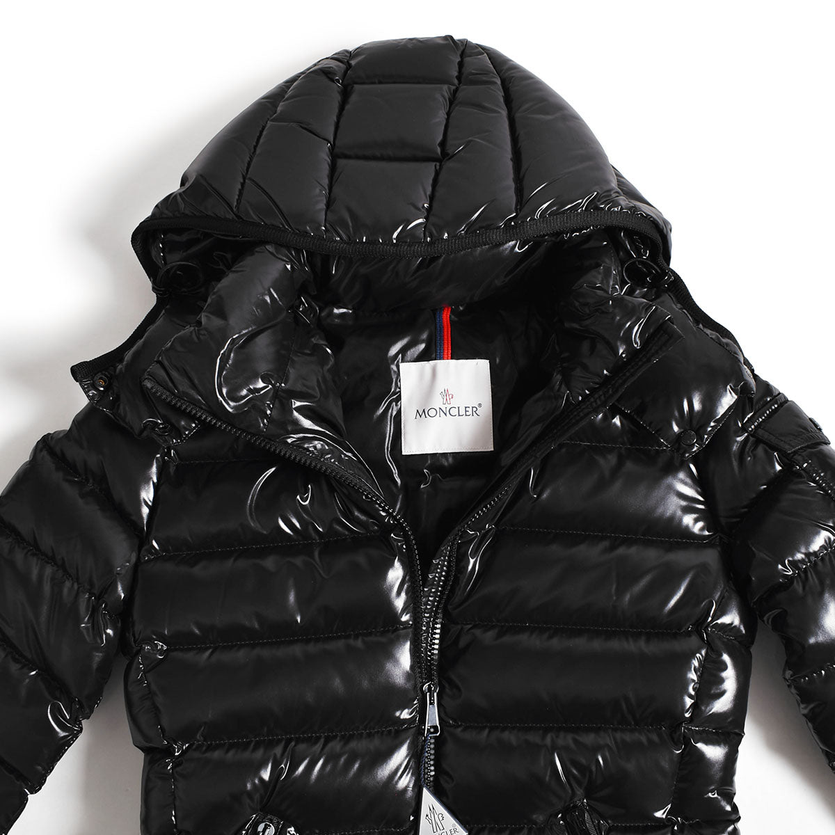 送料無料（一部地域を除く）】 【極美品】MONCLER ブラック A12