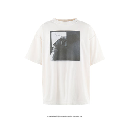 [SAINT Mxxxxxx]MT_SS TEE/PICTURES/WHITE(SM-HR8-0000-C18)