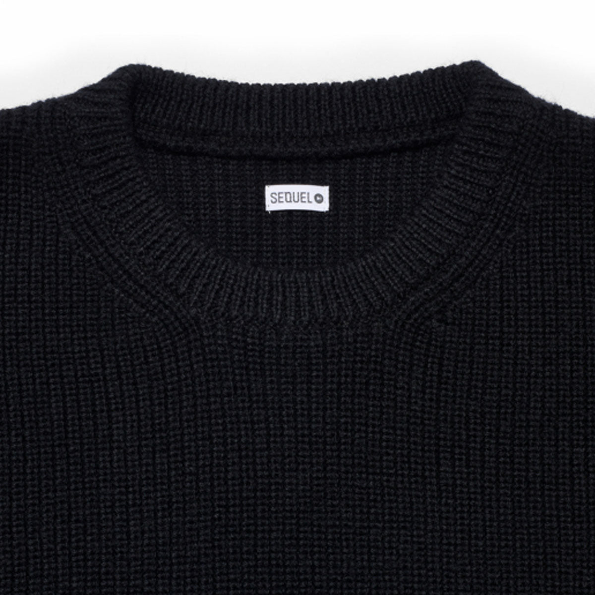 SEQUEL]LOW GAUGE CREW NECK KNIT/BLACK(SQ-23AW-KN-04) – R&Co.