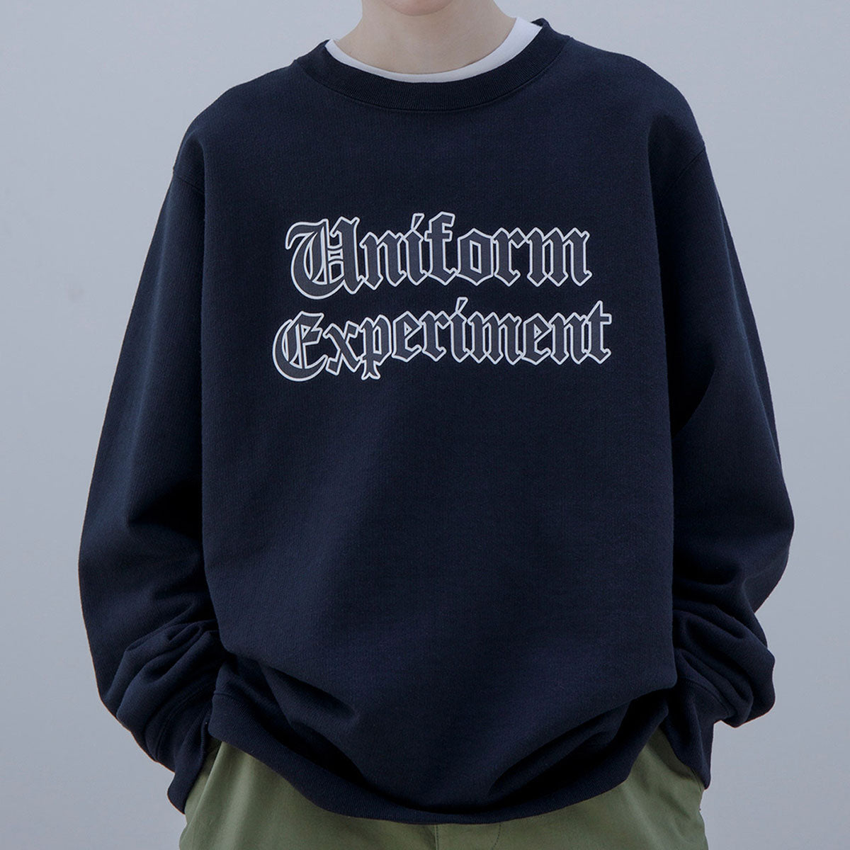 uniform experiment]GOTHIC LOGO CREWNECK SWEAT(UE-232022) – R&Co.