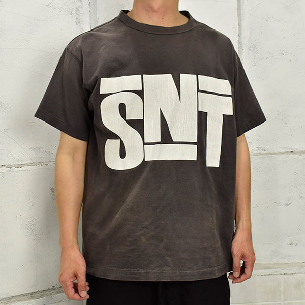 SS TEE/SNT/BLACK(SM-S22-0000-019) – R&Co.