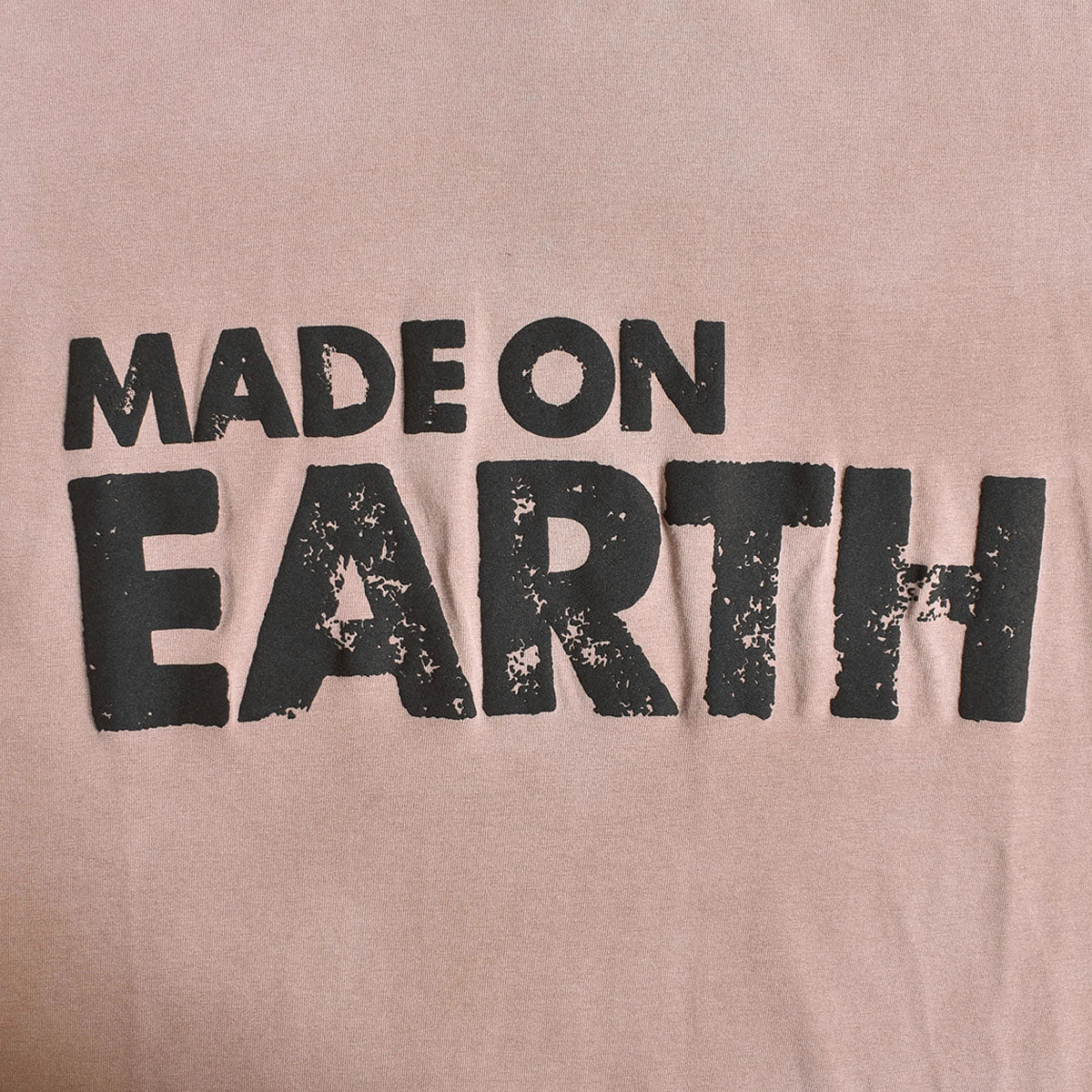 VETEMENTS]MADE ON EARTH T-SHIRT/BEIGE(UE63TR690) – R&Co.