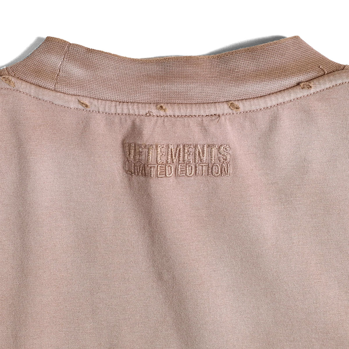 VETEMENTS]MADE ON EARTH T-SHIRT/BEIGE(UE63TR690) – R&Co.